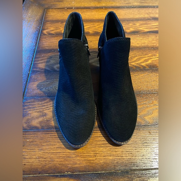Lucky Brand Women's Fhuna Ankle Bootie Suede Black 8 - Picture 1 of 7